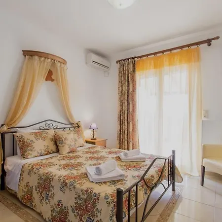 Saint George's 3*