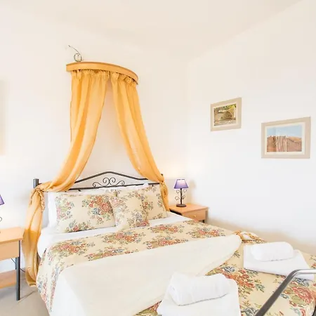 Saint George Ξενοδοχείο με διαμερίσματα 3*
