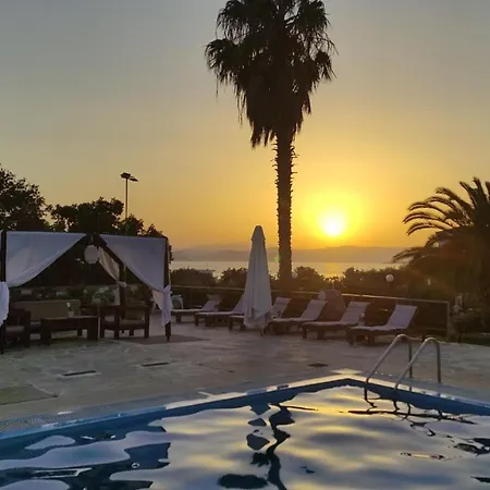 Aparthotel Saint George's 3*